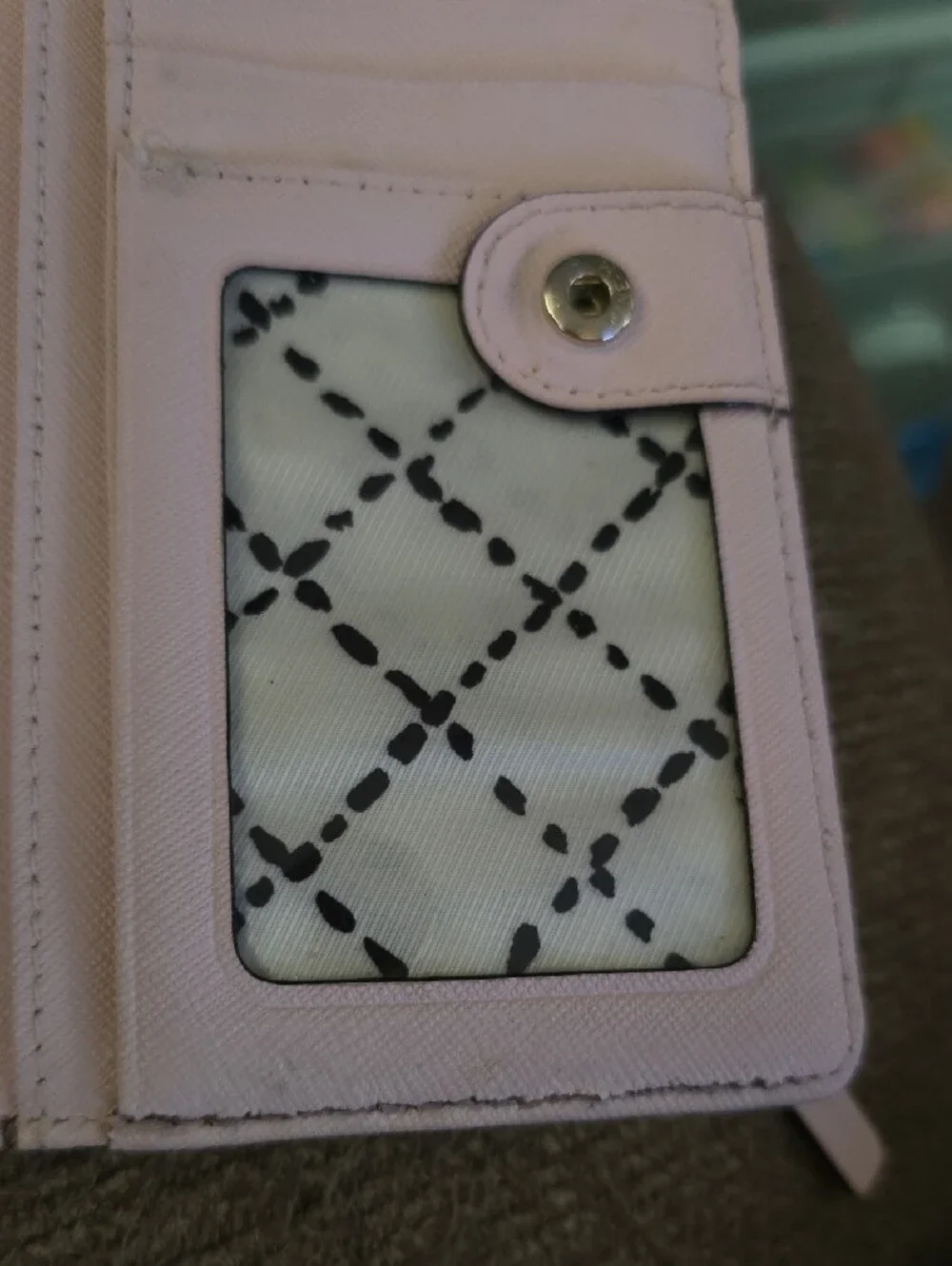 kate spade light pink saffiano continental wallet with gold logo